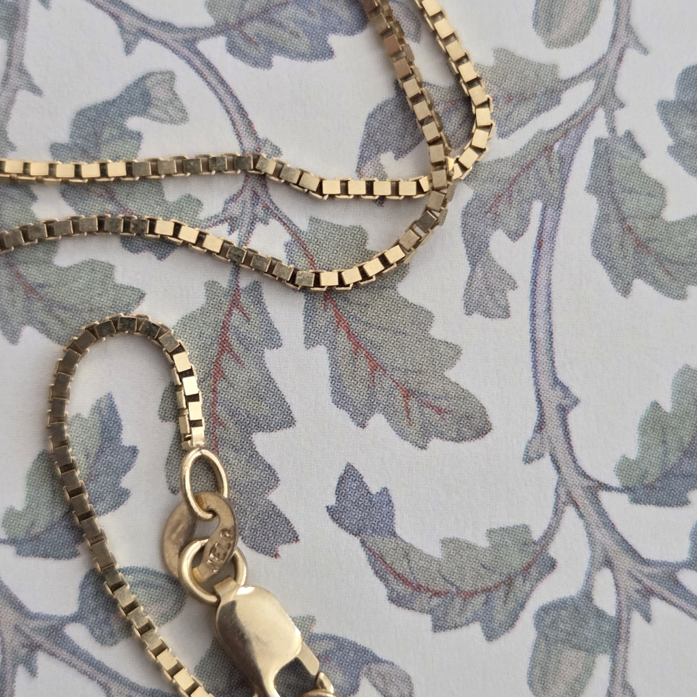 Gold Chain - Picture 5 of 14
